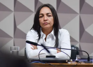 Eliziane Gama ajudou a enterrar CPMI do INSS e votou contra o relatório que apontava responsáveis por desviar dinheiro dos aposentados