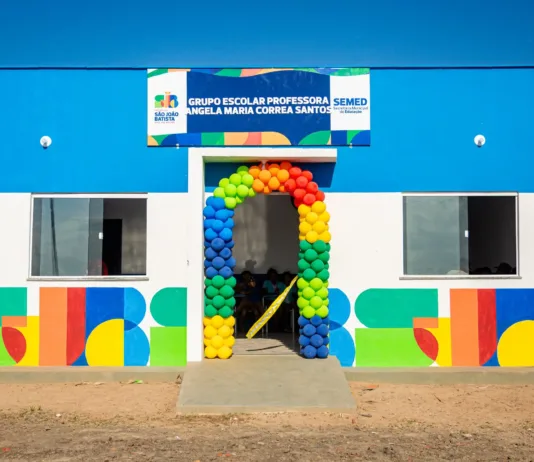 Teto de escola inaugurada em janeiro de 2026 desaba no município de São João Batista